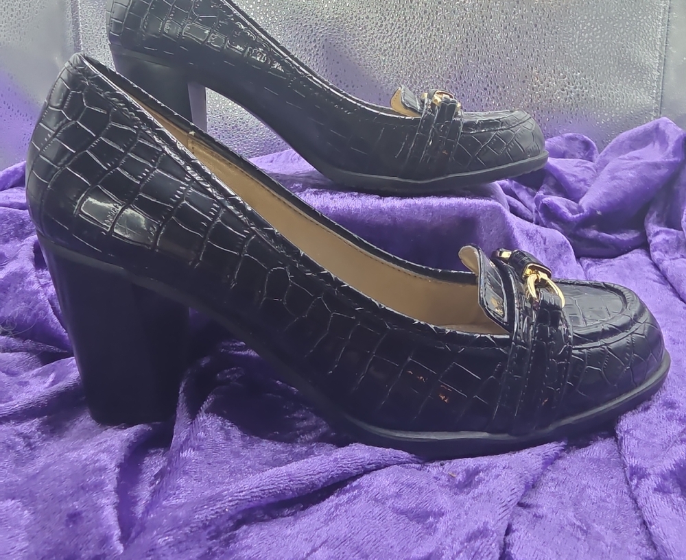 Bandolino Black Croc-Patterned Heels with Gold Detail